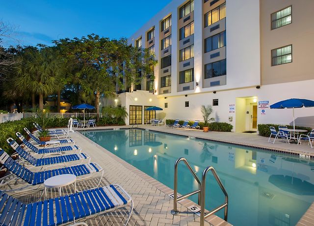 Holiday Inn Express Hotel & Suites Ft. Lauderdale-Plantation, An Ihg Hotel Exterior photo